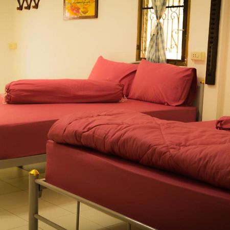 Ban Sabai Sabai Guest House Kanchanaburi Zimmer foto