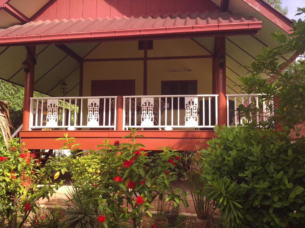 Ban Sabai Sabai Guest House Kanchanaburi Exterior foto