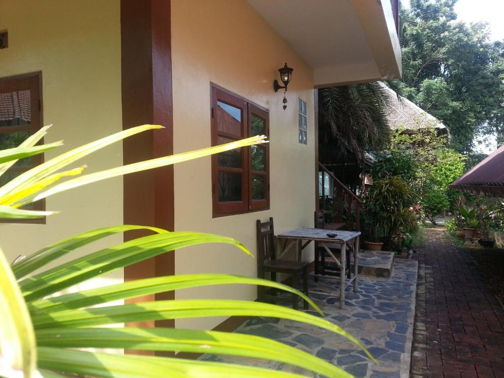Ban Sabai Sabai Guest House Kanchanaburi Zimmer foto